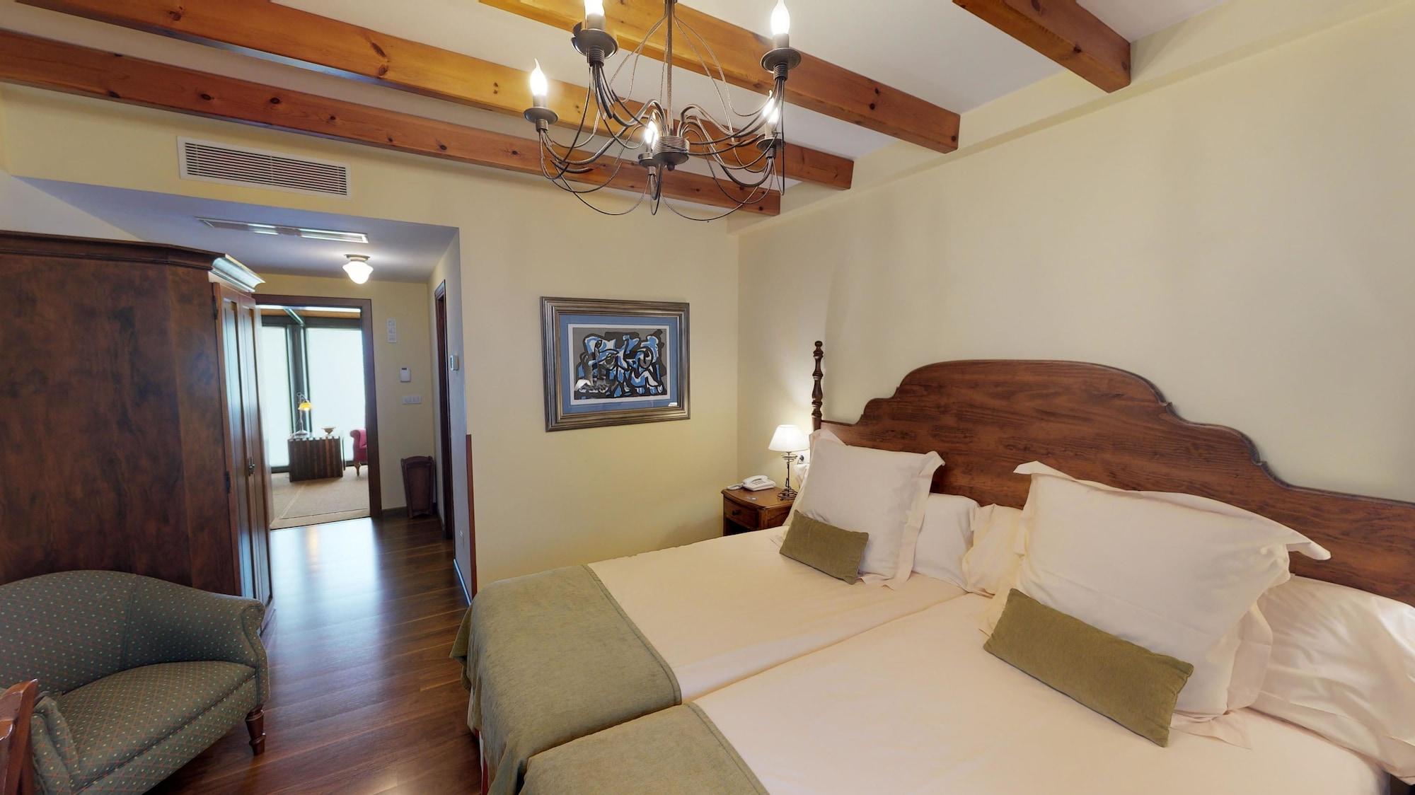 Hotel Virxe Da Cerca By Pousadas De Compostela Сантьяго-де-Компостела Екстер'єр фото