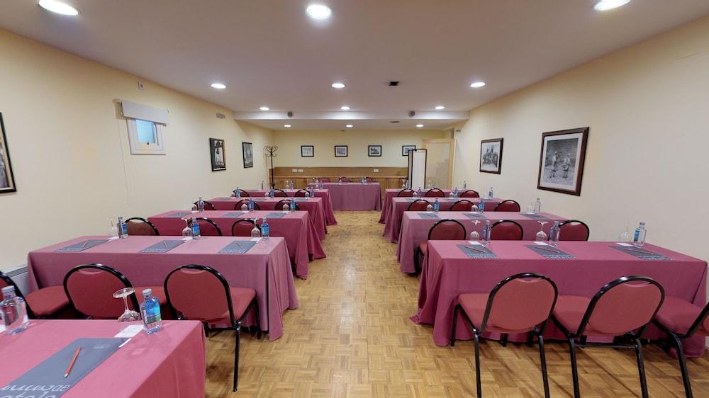Hotel Virxe Da Cerca By Pousadas De Compostela Сантьяго-де-Компостела Екстер'єр фото