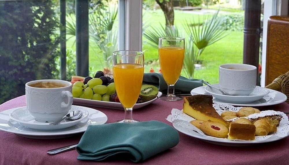 Hotel Virxe Da Cerca By Pousadas De Compostela Сантьяго-де-Компостела Екстер'єр фото