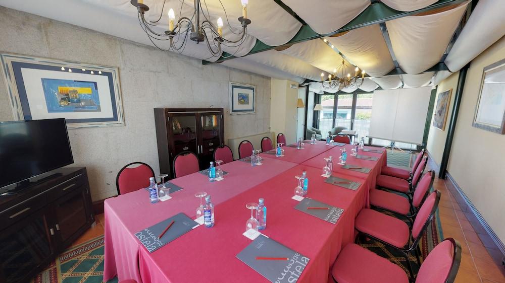 Hotel Virxe Da Cerca By Pousadas De Compostela Сантьяго-де-Компостела Екстер'єр фото