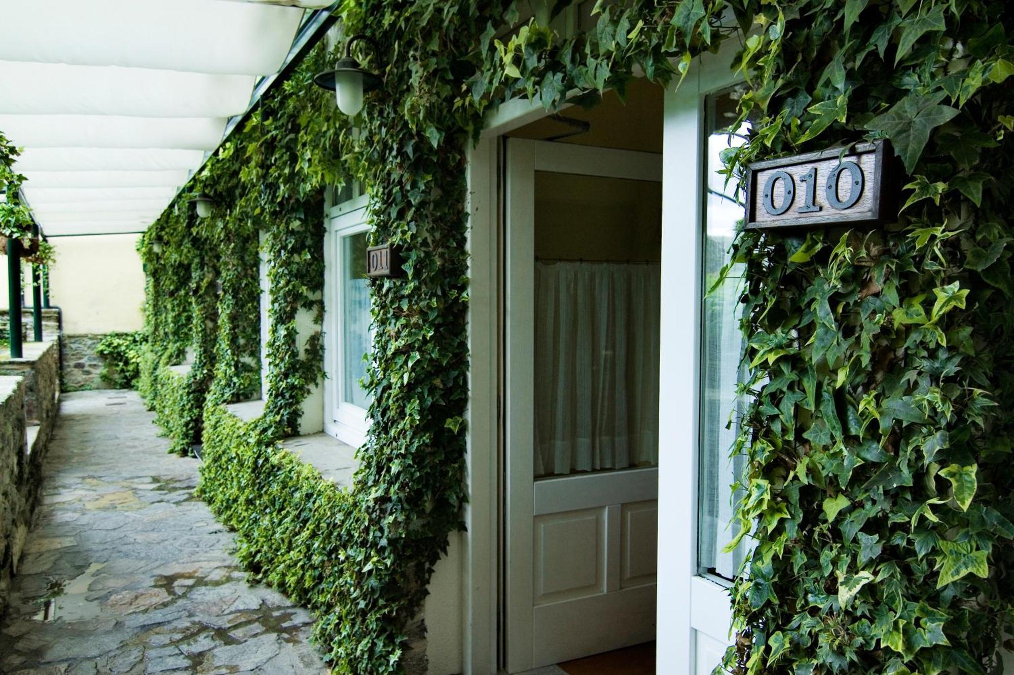 Hotel Virxe Da Cerca By Pousadas De Compostela Сантьяго-де-Компостела Екстер'єр фото