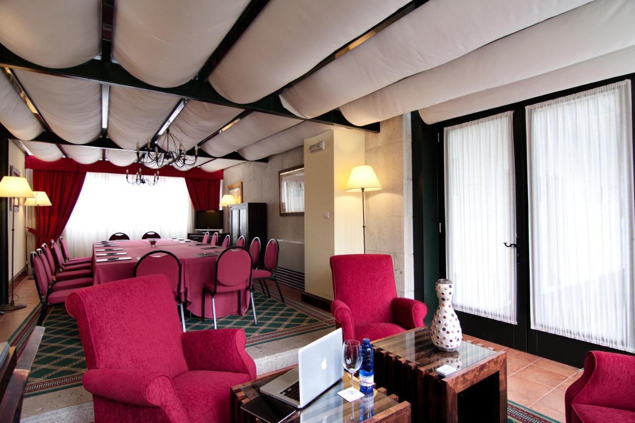 Hotel Virxe Da Cerca By Pousadas De Compostela Сантьяго-де-Компостела Екстер'єр фото